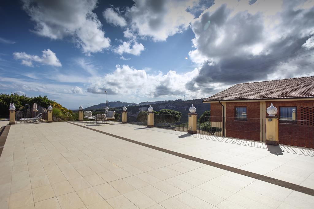 Il Parco Degli Ulivi Villafranca Tirrena Exterior foto