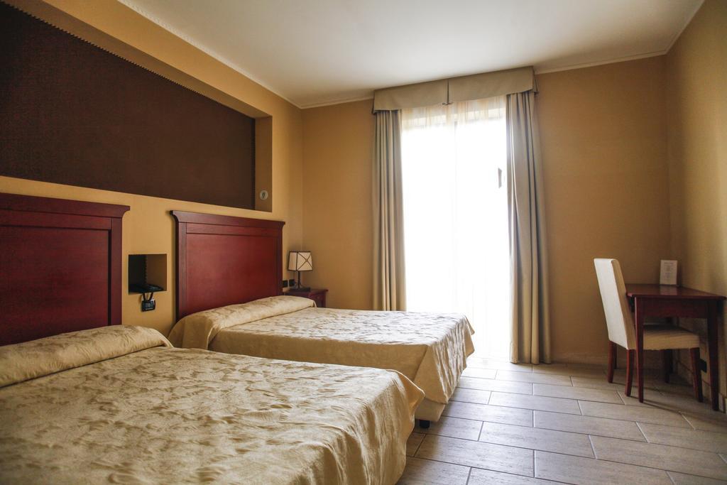Il Parco Degli Ulivi Villafranca Tirrena Exterior foto